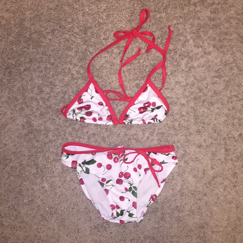 💲SOLD💲Girls size 6 Cherries bikini